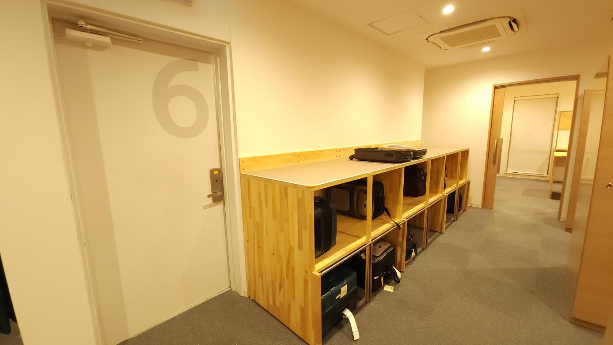 Acro Capsule Hotel Namba Dotonbori Осака Экстерьер фото